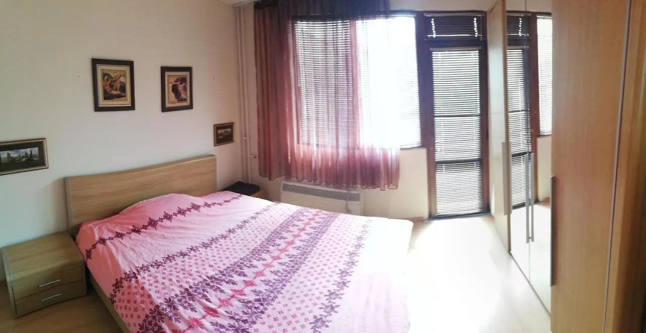 Mikes Apartment Near The Sea Garden Burgas
