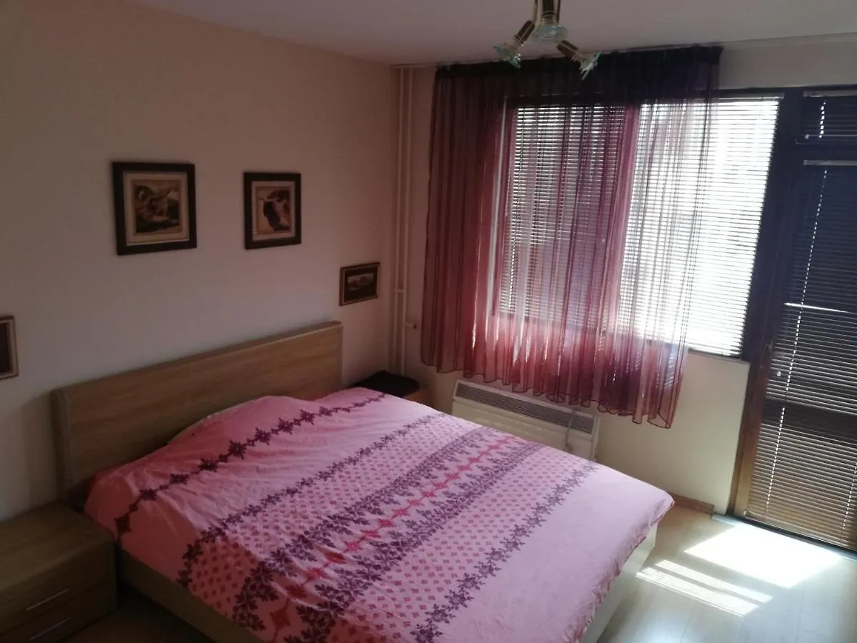 Mikes Apartment Near The Sea Garden Burgas